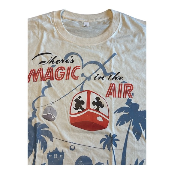 Disney Skyliner Mickey Minnie T-shirt Hollywood Studios EPCOT NWOT Medium M - Picture 3 of 5